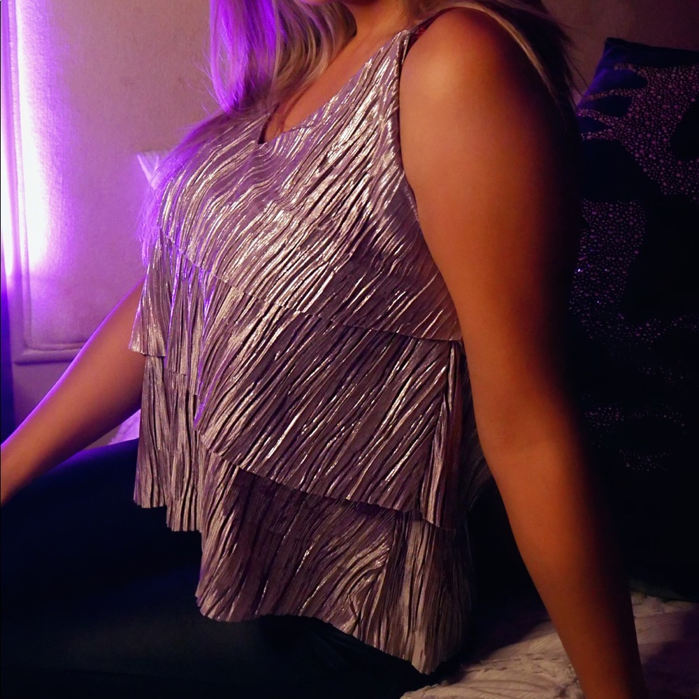 NWT Lost + wander metallic pleated Tiered tank